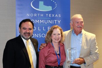 Metke honored with Jesse Jones Leadership Award