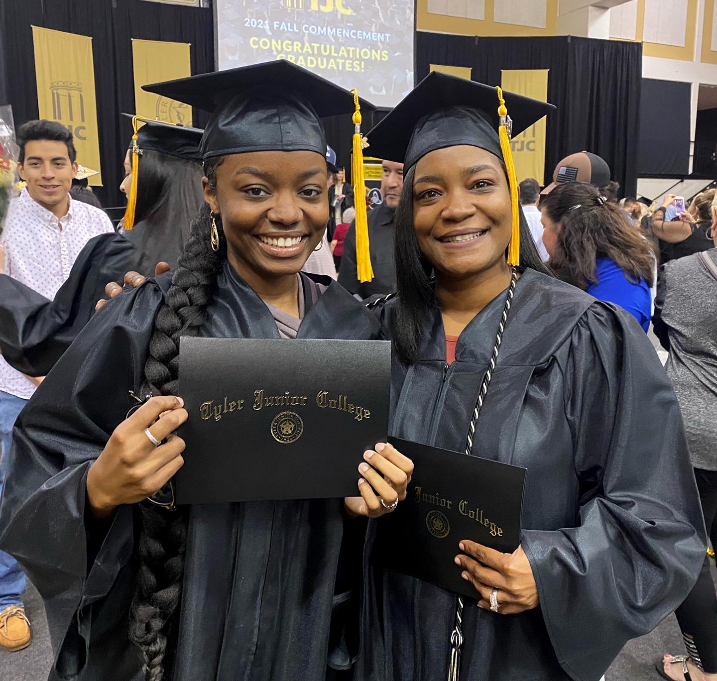 Kiara and Taneisha Hunter