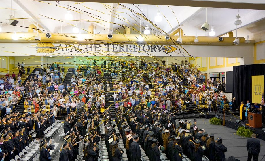 Tjc grad streamers