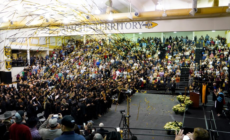 Tjc grad streamers 1