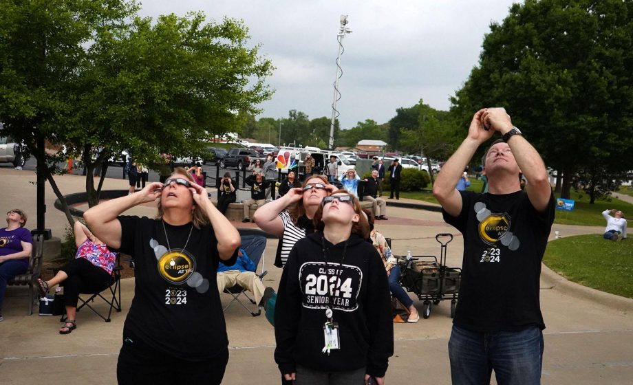 Totality crowd